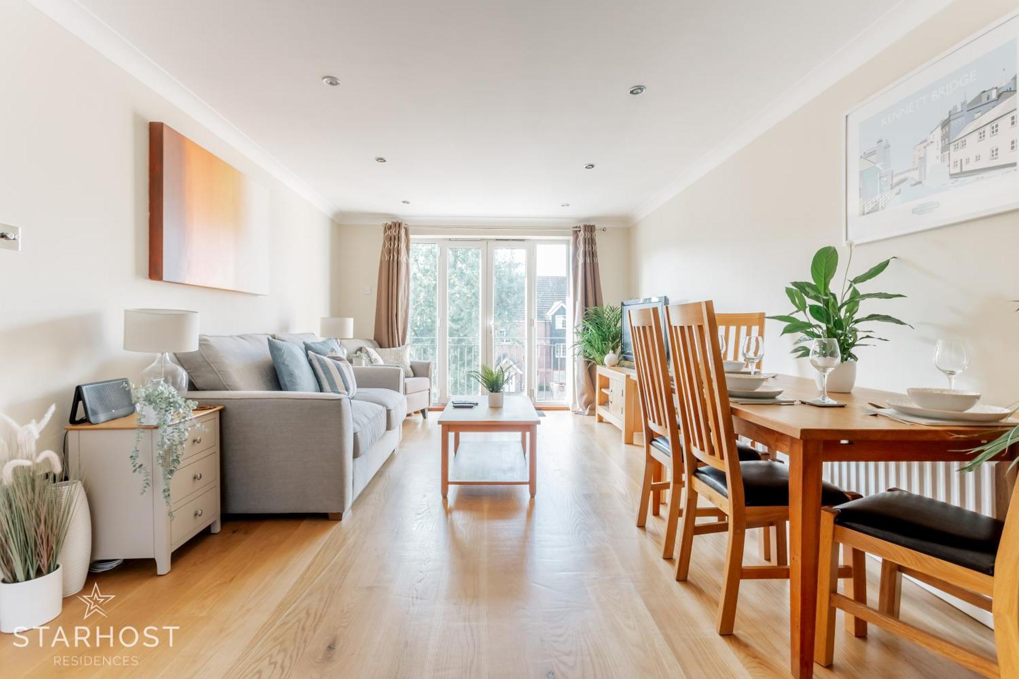 Starhost Residences - Modern 2 Bed At Imperial Court, Newbury Apartment