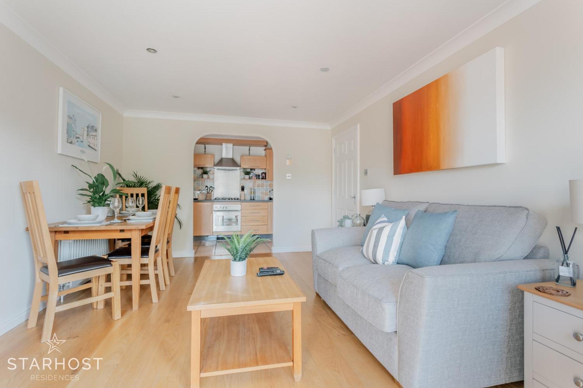 Apartment Starhost Residences - Modern 2 Bed At Imperial Court, Newbury Newbury (Berkshire)