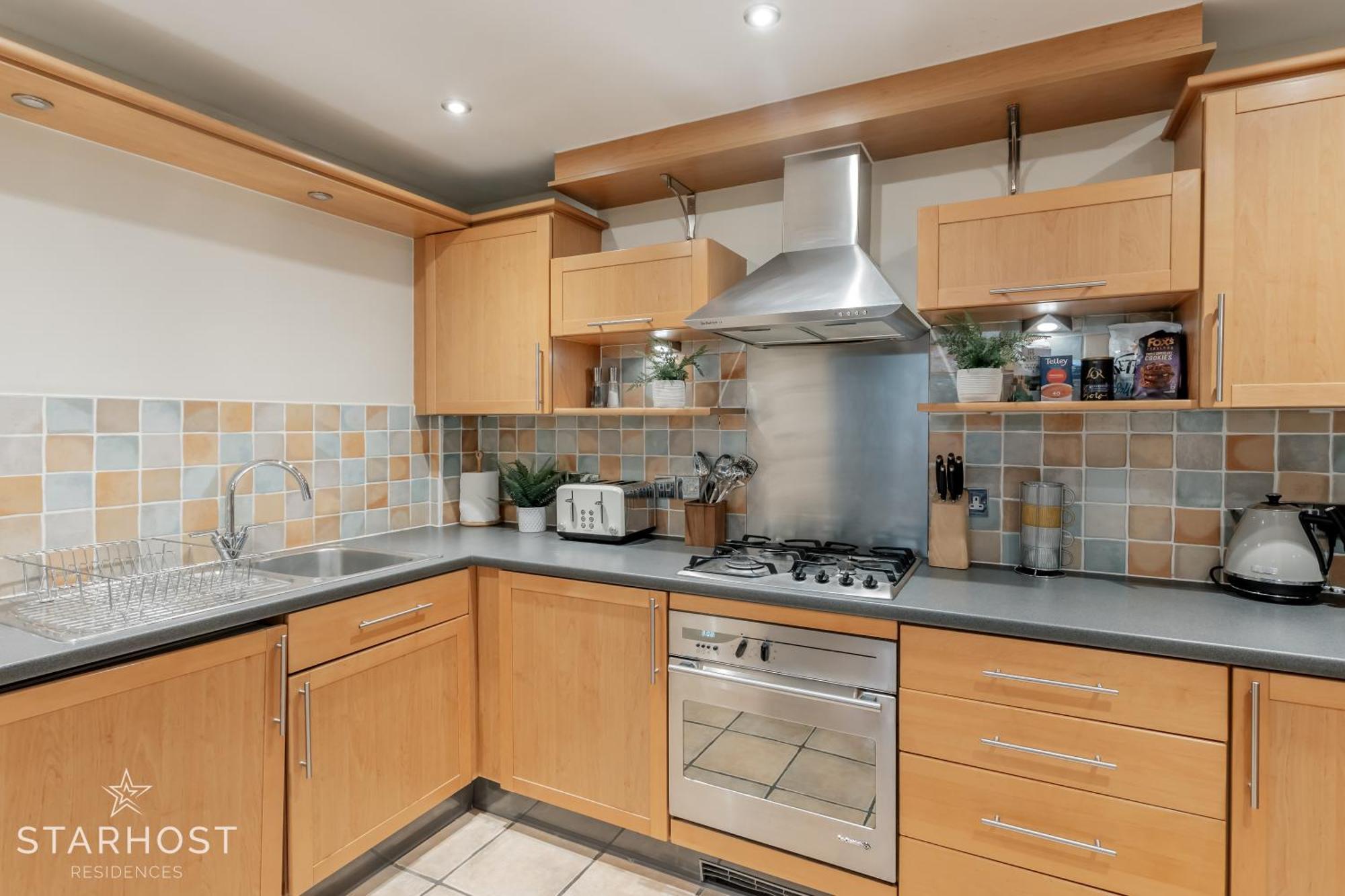 Starhost Residences - Modern 2 Bed At Imperial Court, Newbury