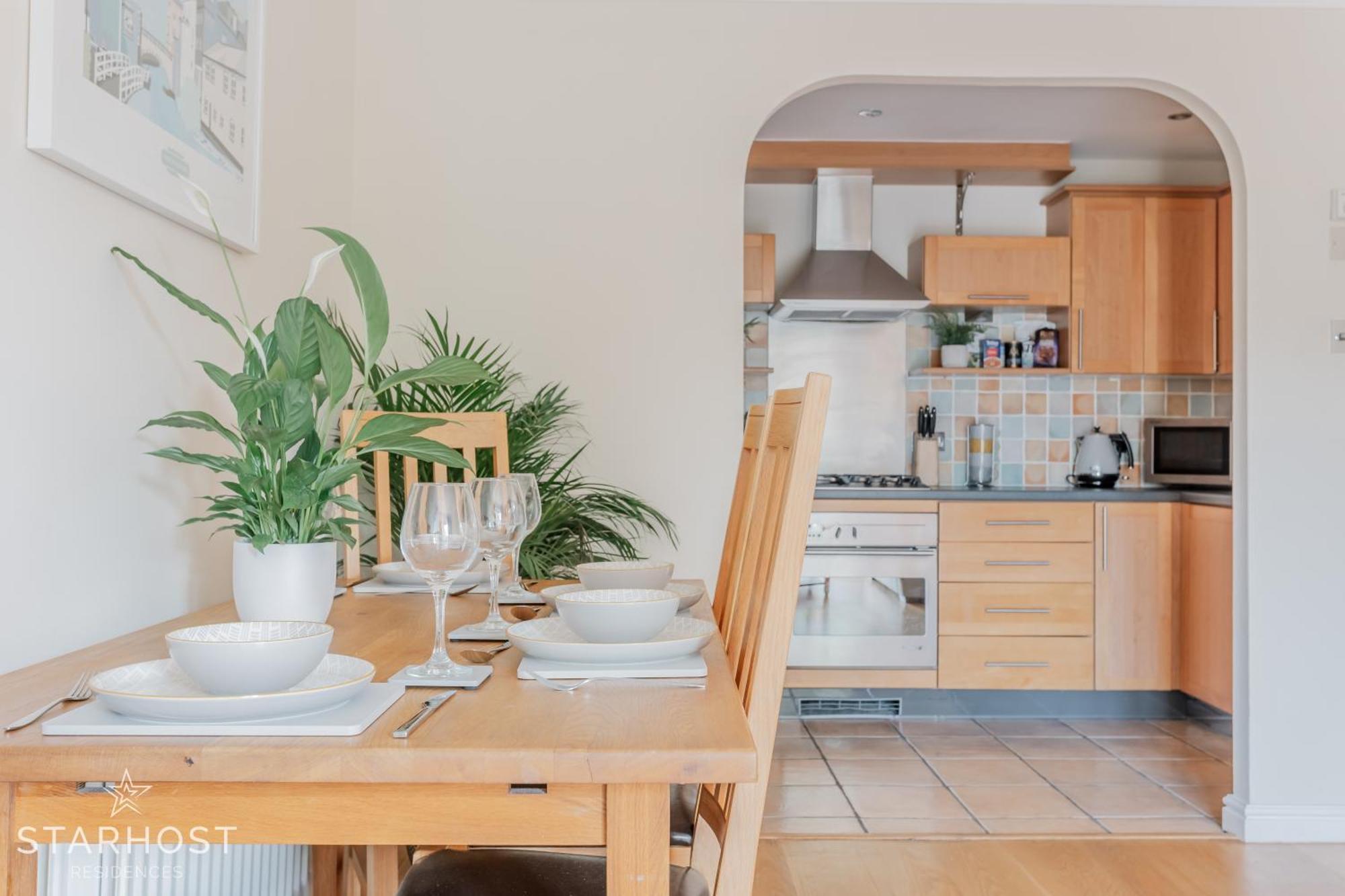 Apartment Starhost Residences - Modern 2 Bed At Imperial Court, Newbury *