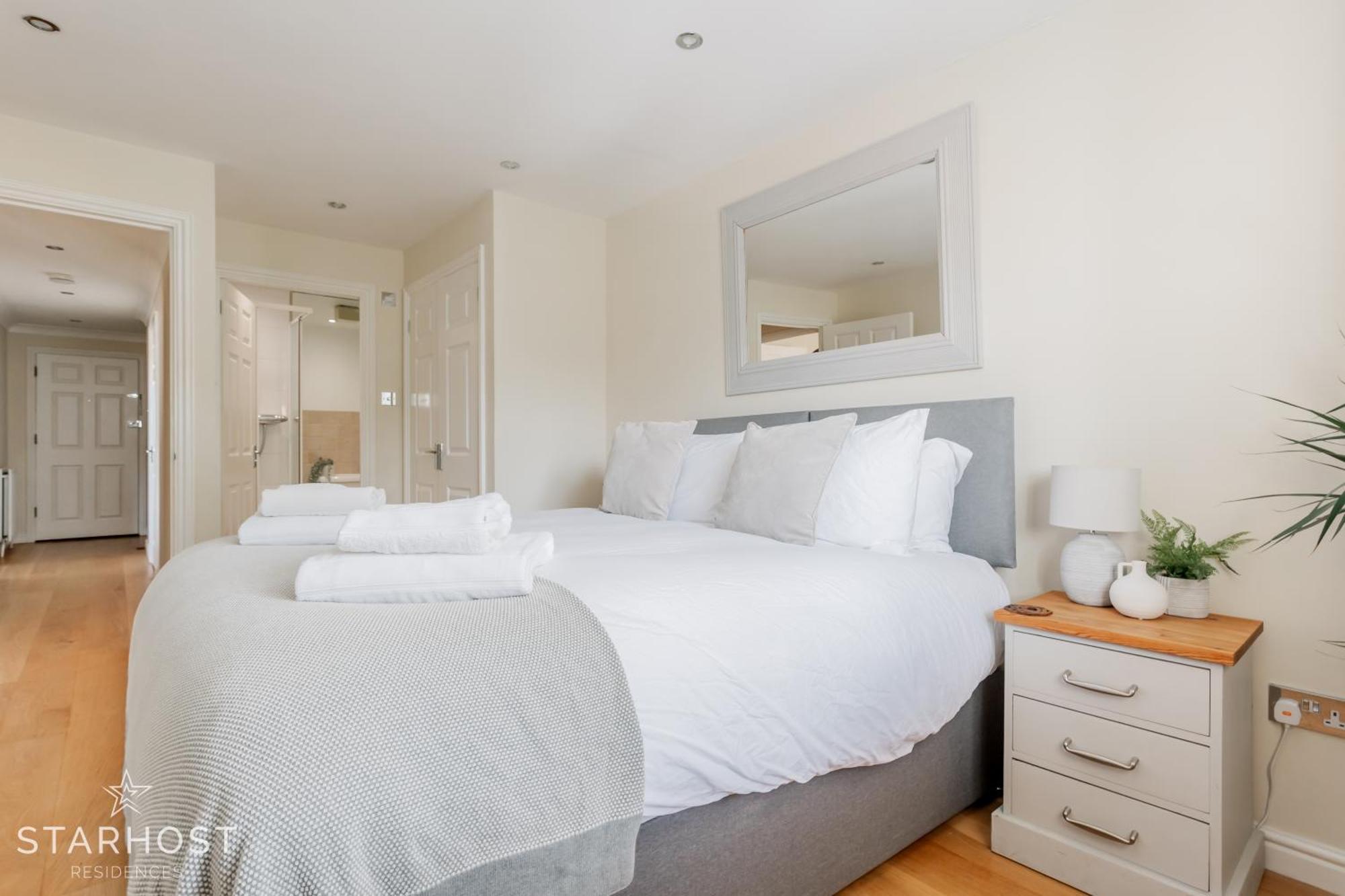 Starhost Residences - Modern 2 Bed At Imperial Court, Newbury *